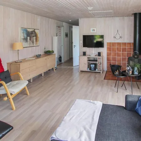 2 Bedroom Beautiful In