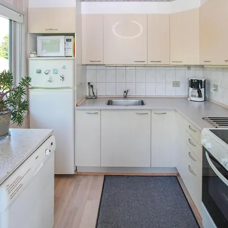 2 Bedroom Beautiful In Дом отдыха