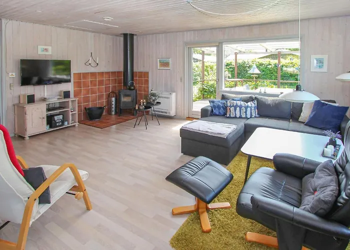 2 Bedroom Beautiful In بيت للعطل Samsø