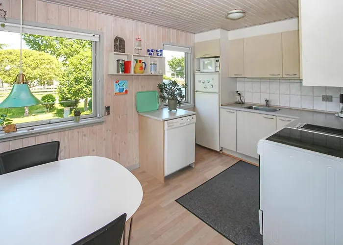 2 Bedroom Beautiful In Ferienhaus Samsø