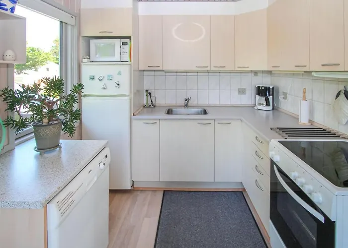 2 Bedroom Beautiful In Ferienhaus